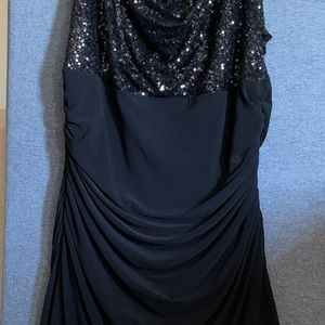 Ralph Lauren Beautiful black with séquense on top.